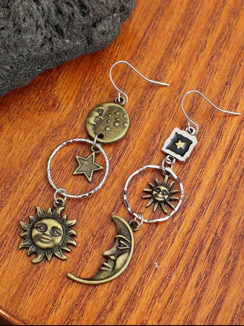 Celestial Metallic Sun, Moon & Star Drop Earrings NEW đˇď¸ - Picture 4 of 4